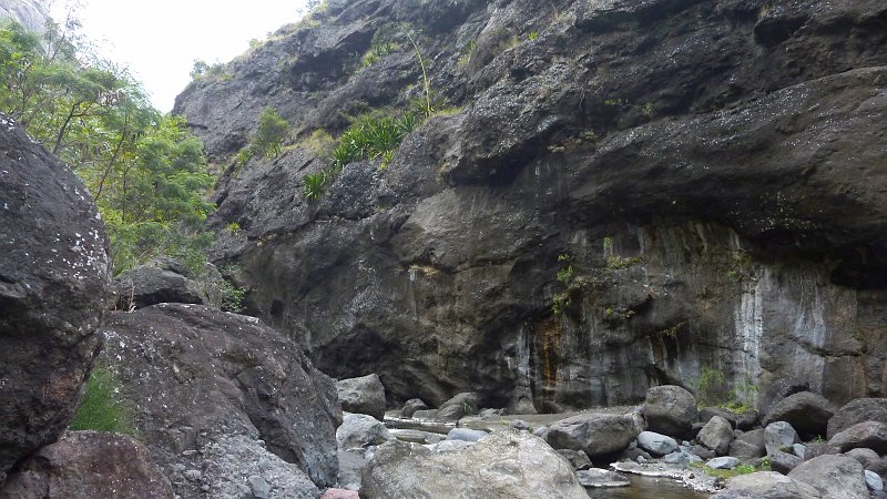 P1020191_ji.jpg - Cirque de Mafate: tiefe Einschnitte im Canyon des Rivière des Galets