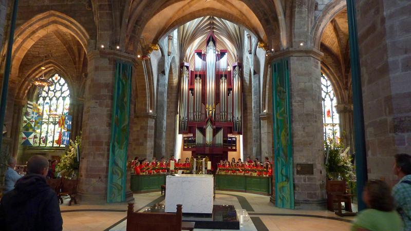 P1010622_ji.jpg - Edinburgh/St. Giles Cathedral: Blick zum Chor und den Orgeln