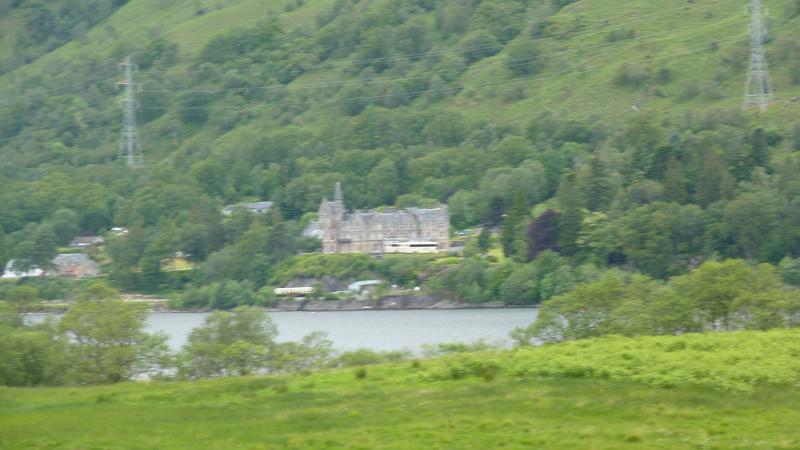 P1010650.JPG - bei Lochawe: Blick auf Kilchurn Castle am Loch Awe
