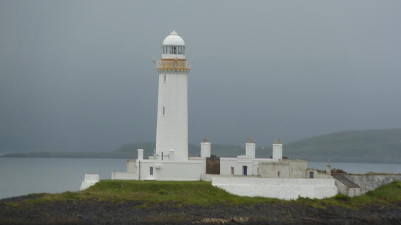 P1010660.JPG - Leuchturm von Lismore bei der überfahrt zur Insel Mull (Zoom)