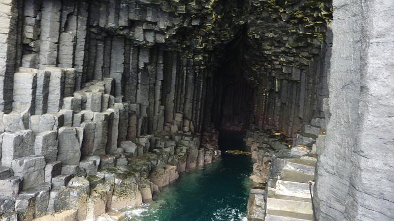 P1010687.JPG - Insel Staffa: Naturkathedrale Fingals Cave