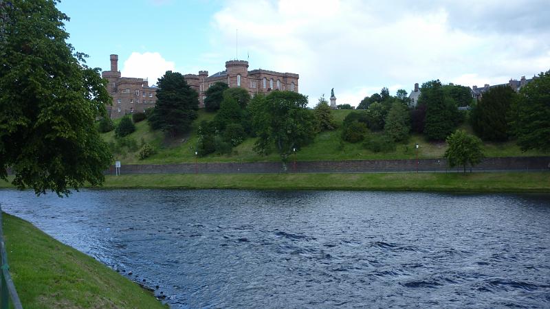 P1010858.JPG - Inverness: Blick über den Ness zum Castle